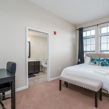 Private Bedroom Downtown Indy - Shared Indianápolis Exterior foto