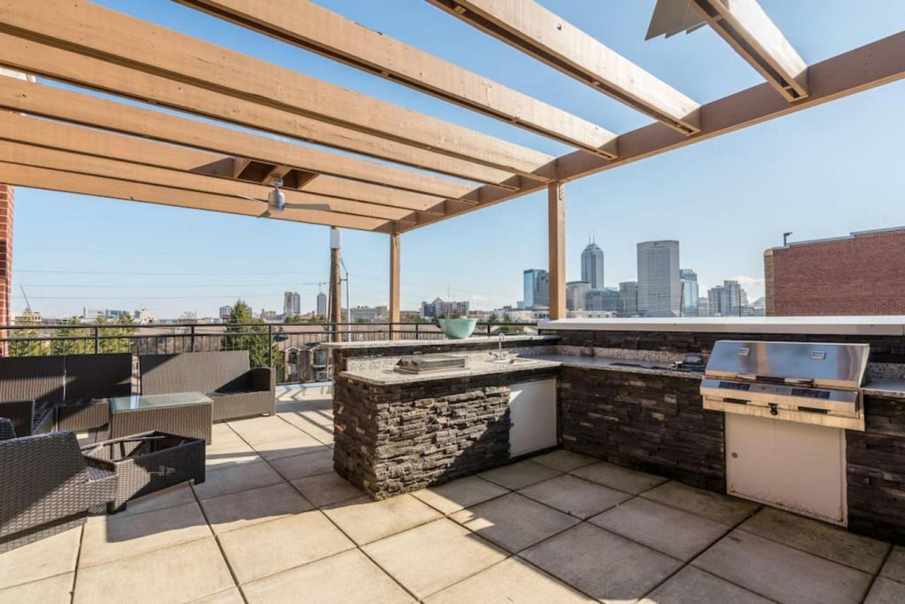 Private Bedroom Downtown Indy - Shared Indianápolis Exterior foto